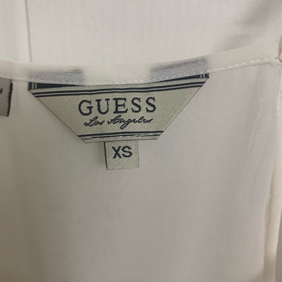 Guess ruffle top - Picture 2 of 5